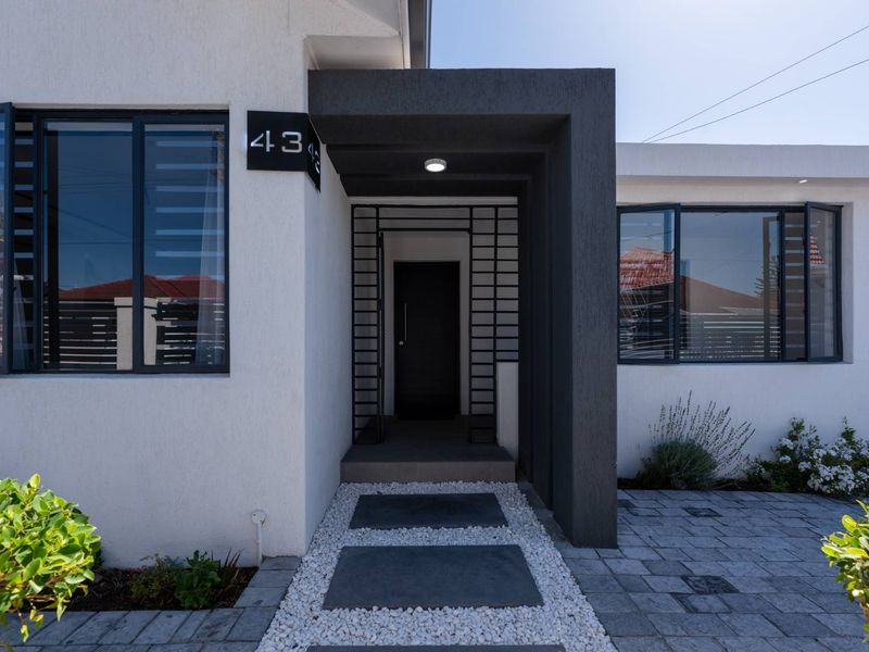 4 bedroom house 2 flatlets availabile in Vasco Estate - Photo 2
