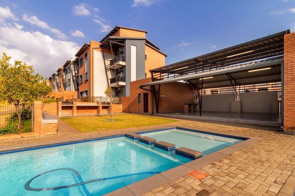 Waterfall Ridge Apartment Pool Area