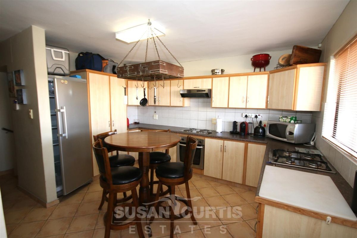 HOME WITH DUNE VIEWS - Photo 3