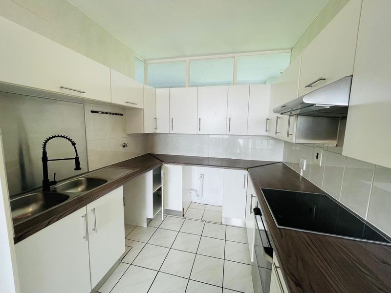 1 Bedroom Apartment for Sale in Benmore Gardens - Photo 8