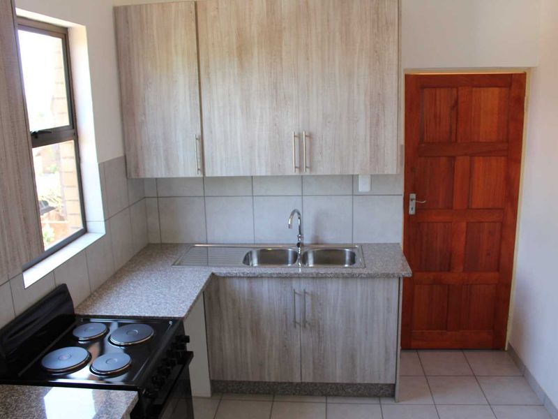 Affordable 2-Bedroom  Apartment Available for Rent in Silverton | R6 923 - Photo 4