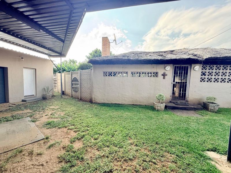 Beautiful 4 Bedroom house for sale in Vryheid - Photo 9