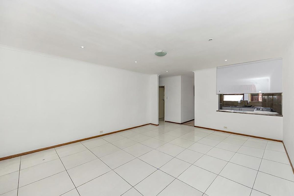 Stepless, Lock -up and Go Semi-detached Home - Photo 2