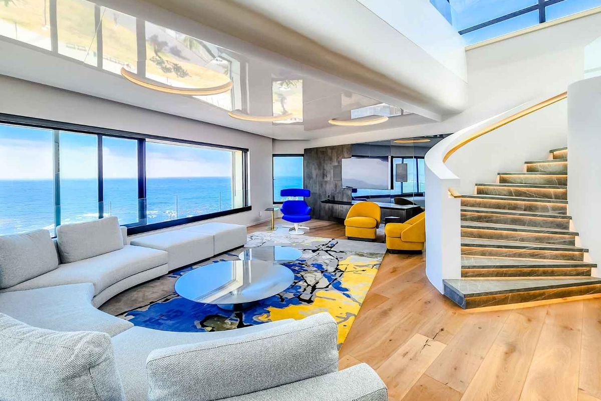 A Nautical Masterpiece – Where Opulence Meets the Ocean - Photo 4