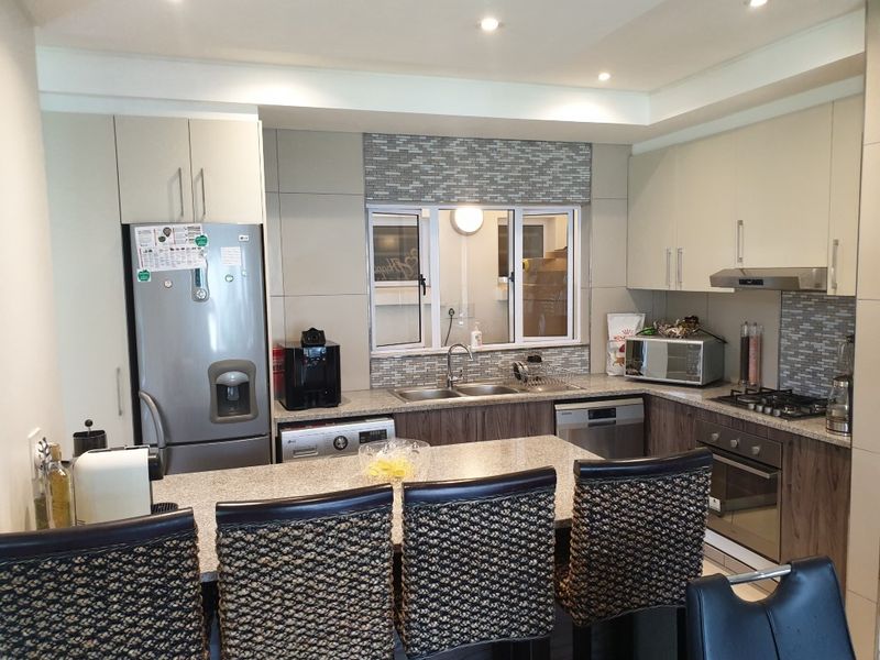 4 BEDROOM TOWNHOUSE FOR SALE NEAR RIVONIA - Photo 10