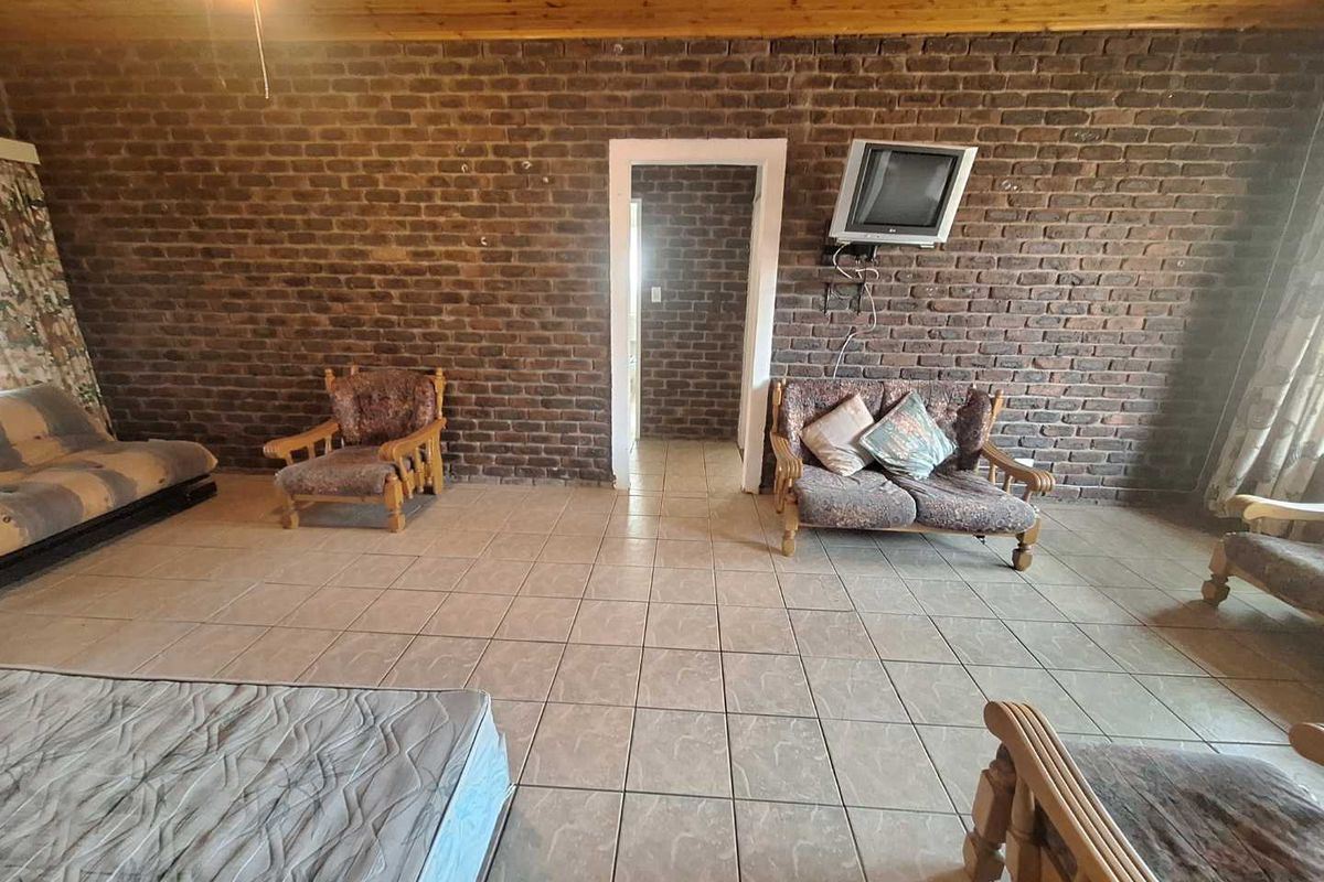 Transform This Fixer Upper And Make It Your Own - Photo 3