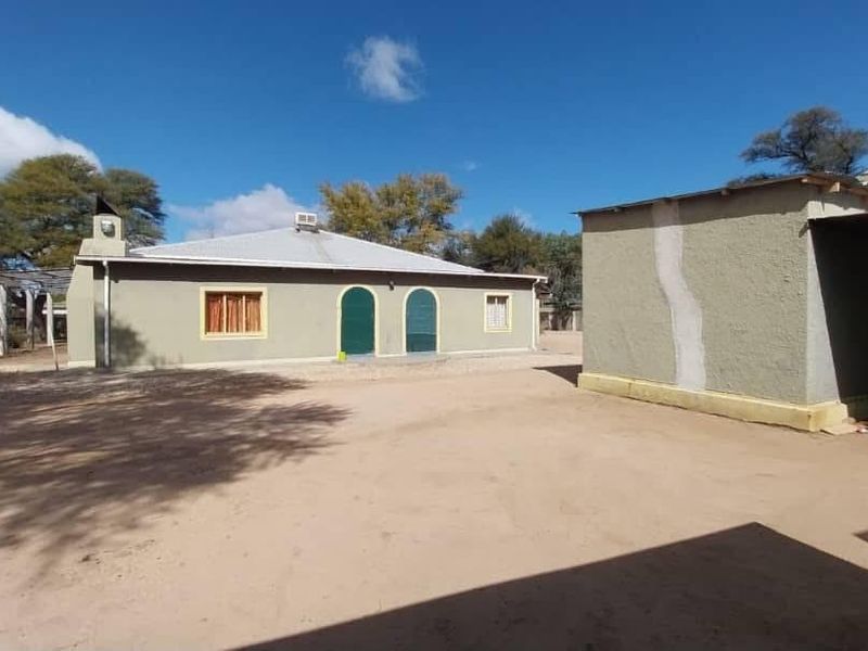 Okahandja Oasis: Spacious Living with Rental Options - Photo 4