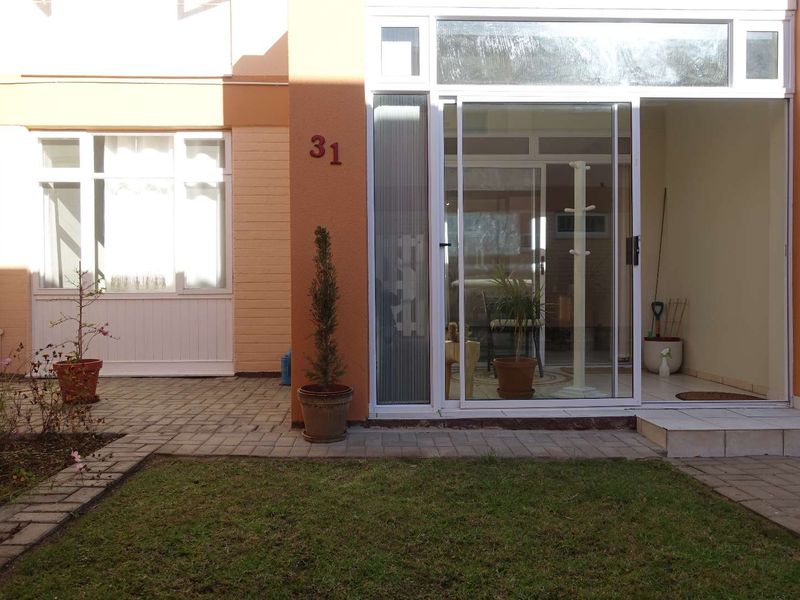 RENOVATED ONE BEDROOM APARTMENT IN RETIREMENT VILLAGE - Photo 8