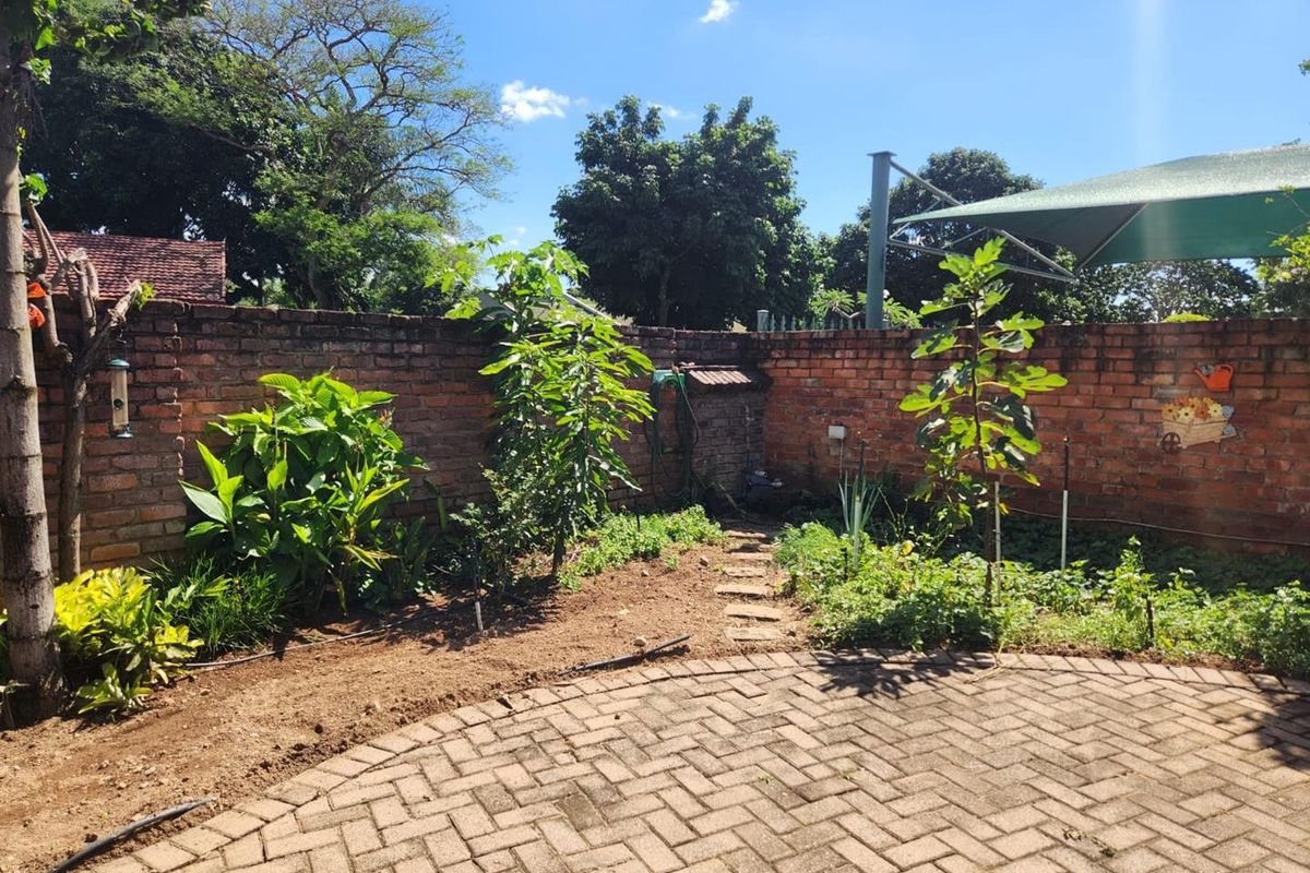 Large Family house in West Acres - Photo 5