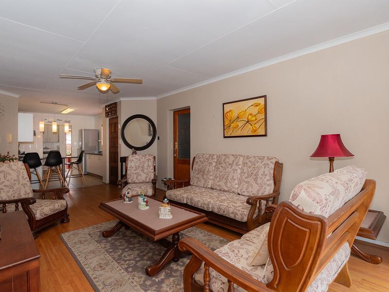 Spacious & Secure 3-Bedroom Townhouse in Edleen – Move-In Ready! - Photo 7