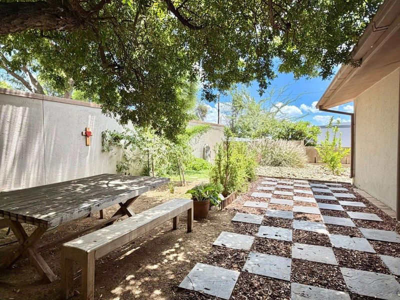 4 Bedroom House For Sale in Old Pionierspark - Photo 4