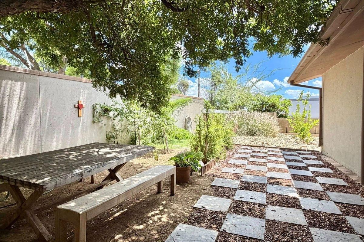 4 Bedroom House For Sale in Old Pionierspark - Photo 4