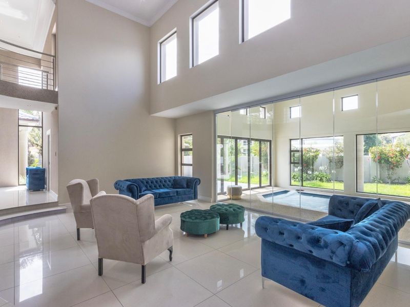 An Opulent Home Close to the Beach - Photo 8