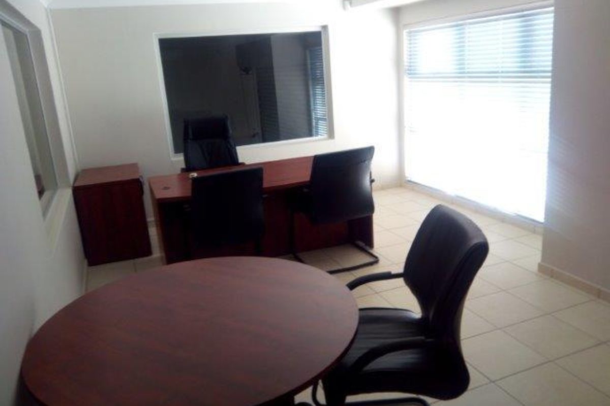 For Sale - Warehouse with Mezzanine Floor in Northern Industrial - Photo 5