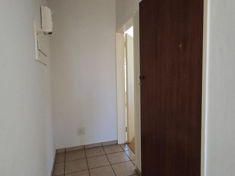 Charming Parkside Townhouse – Ideal Investment Opportunity - Photo 10