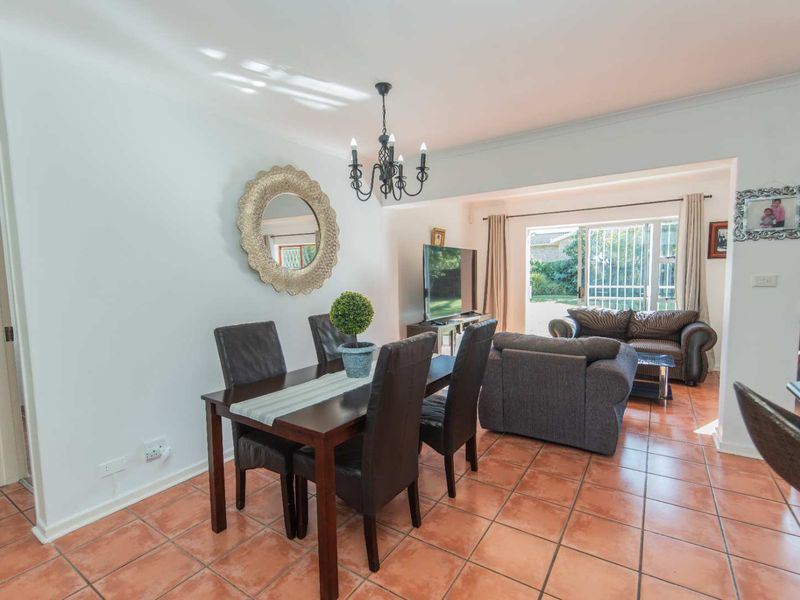 A House with many Talents - Photo 5