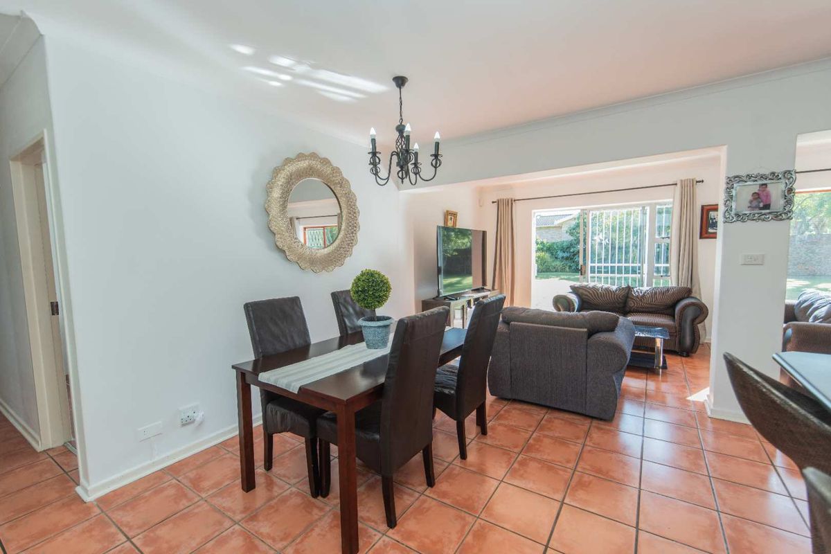 A House with many Talents - Photo 5