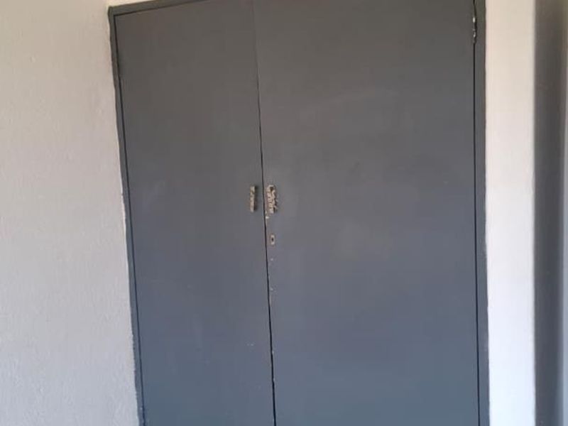 Three bedrooms house for sale in Soshanguve B B - Photo 3