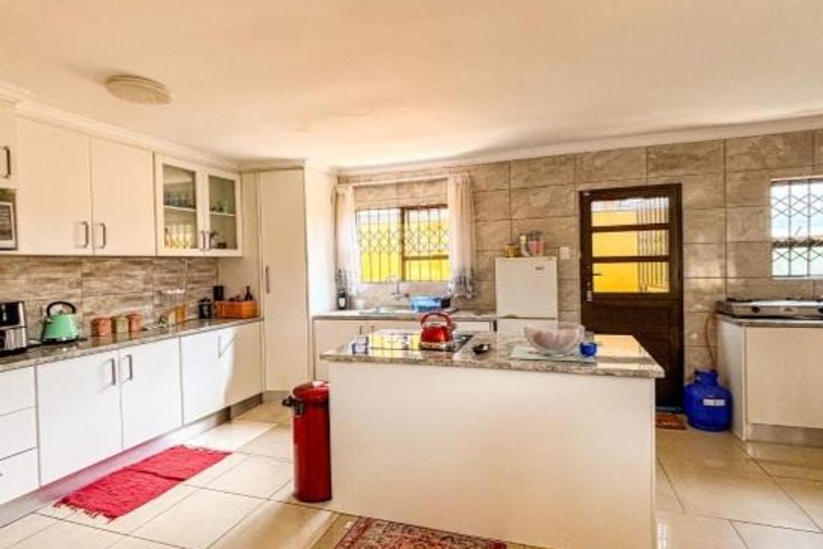 3 Bedroom House for Sale in Ormonde View - Photo 3