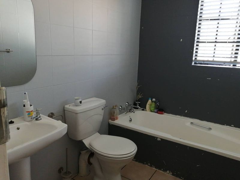 Stunning cluster in secure estate - Photo 8