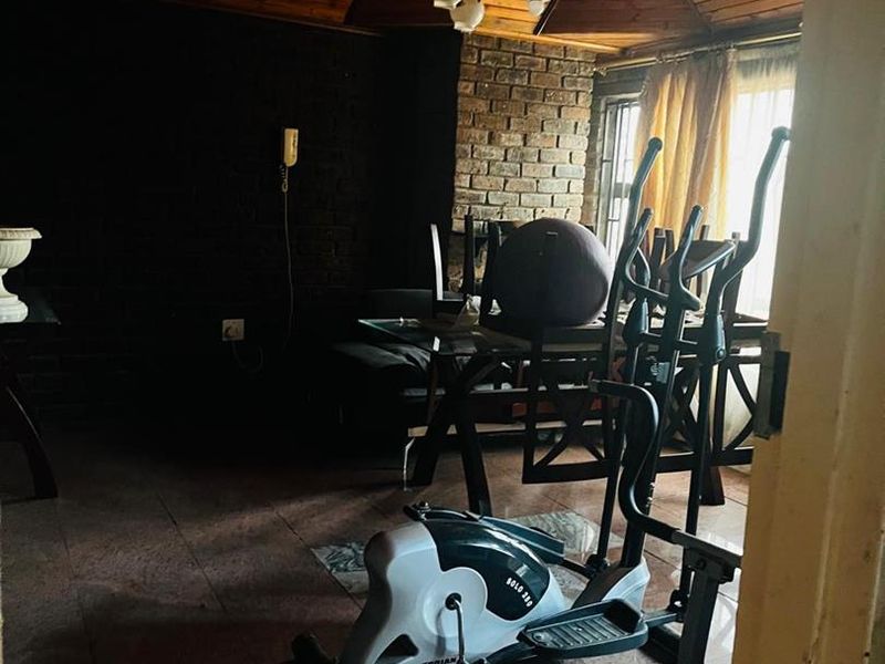 House for Sale in Madadeni, Newcastle, KZN - Photo 4