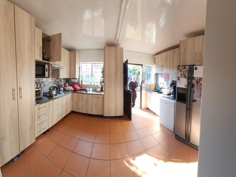 Here’s a chance to own a smart house. - Photo 7