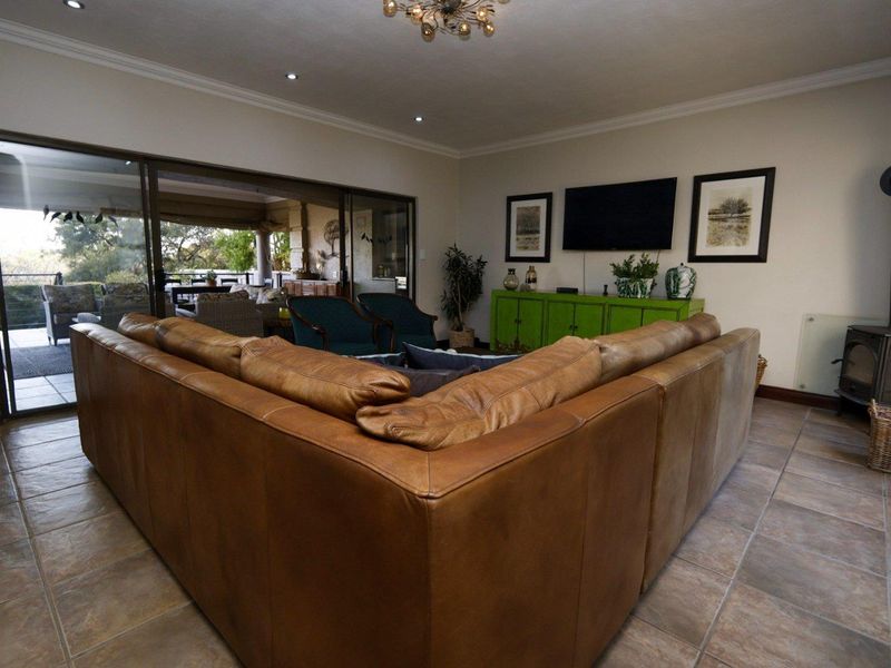 Exclusive Luxury Living in the Prestigious Centurion Golf Estate - Photo 9