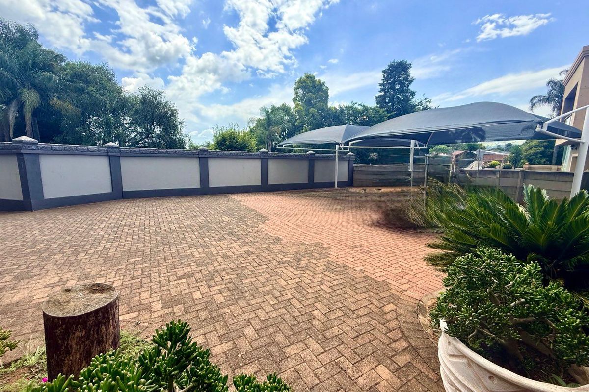 Beautiful Large house for sale in vryheid - Photo 3