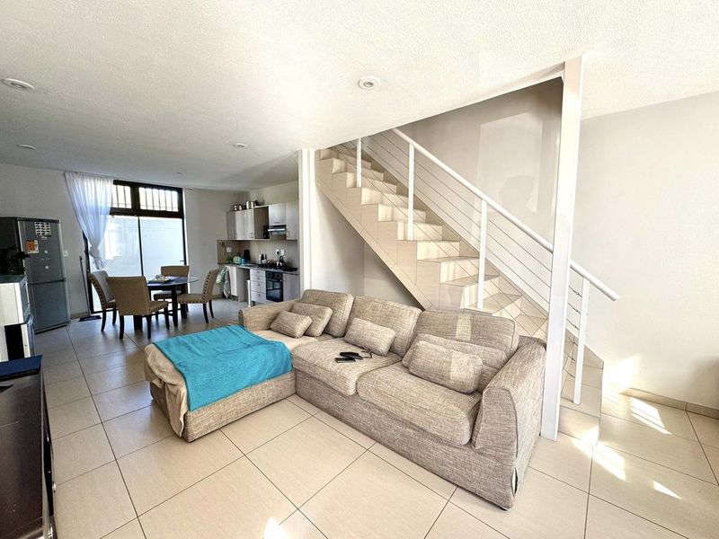 3 Bedroom Townhouse For Sale in Elisenheim - Photo 2