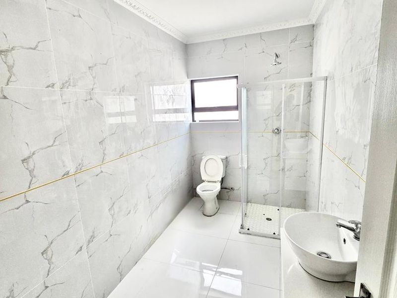 3 bedroom house in Ondangwa Extension 16 for Sale - Photo 6