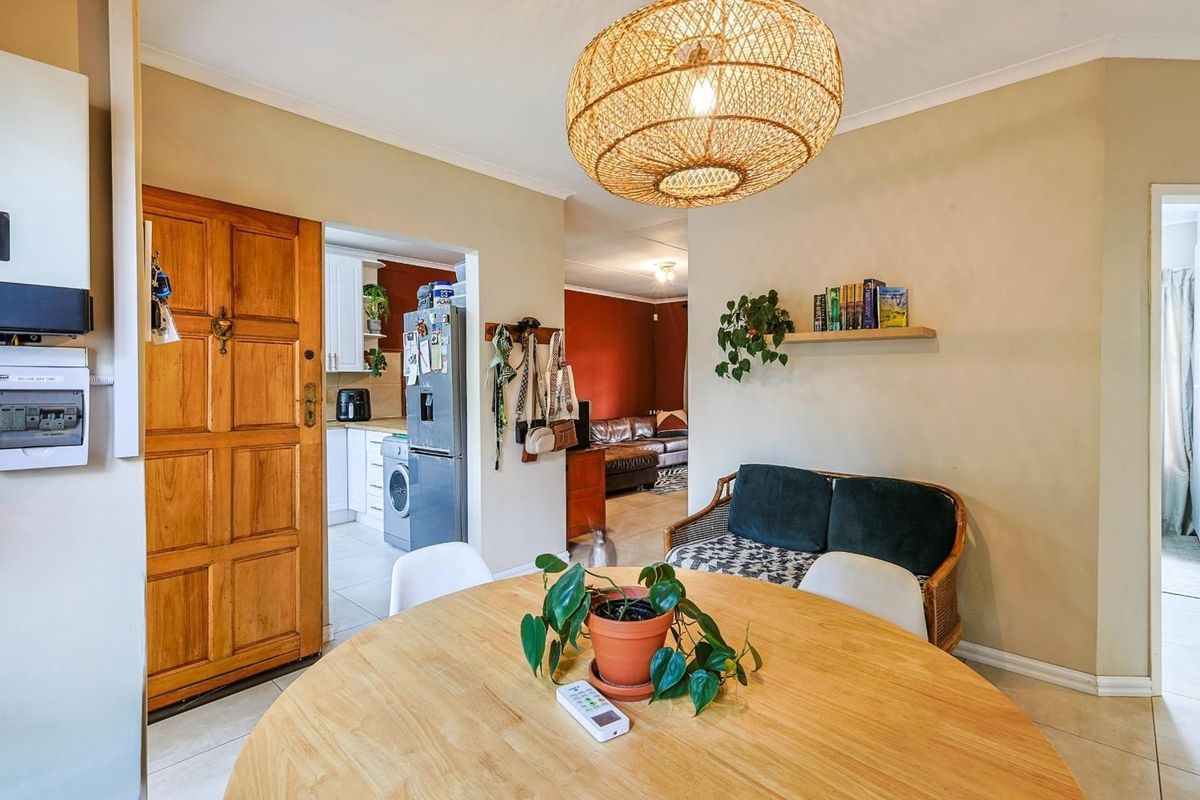 Move-In Ready Comfort in a Quiet Moreleta Park Complex. - Photo 5