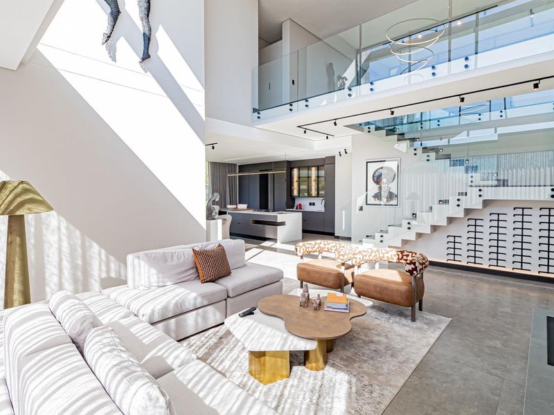 Ultra-Luxury Home with Exceptional Finishes - Photo 4