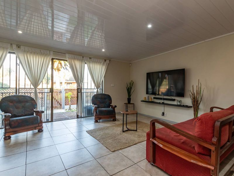 Solid Family Home - Photo 3