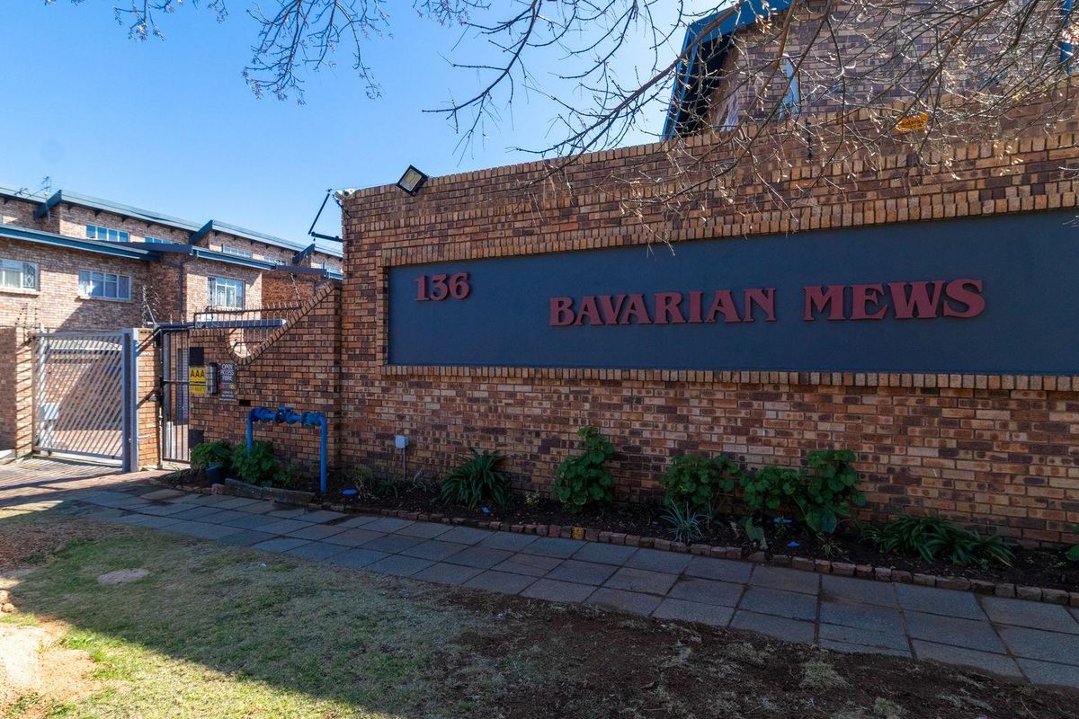 Open-Plan Elegance: Your Dream Townhouse Awaits! - Photo 2