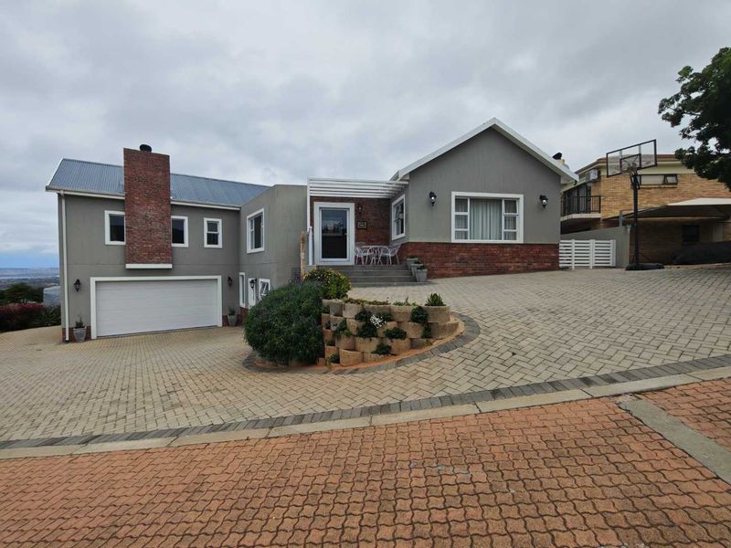 Stunning 5 Bedroom House for Sale in Monte Christo - Photo 2