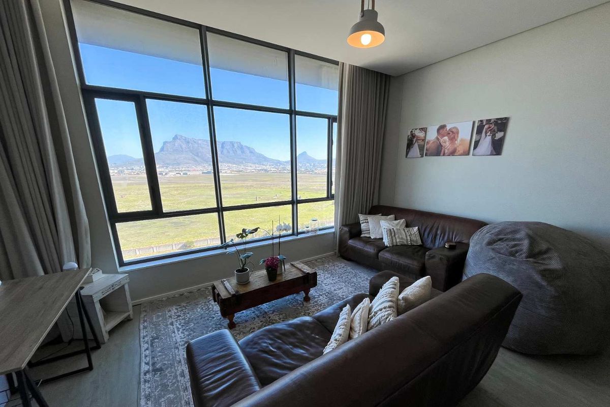 Ultra Modern, breath taking Mountain and Tablebay views - Photo 3