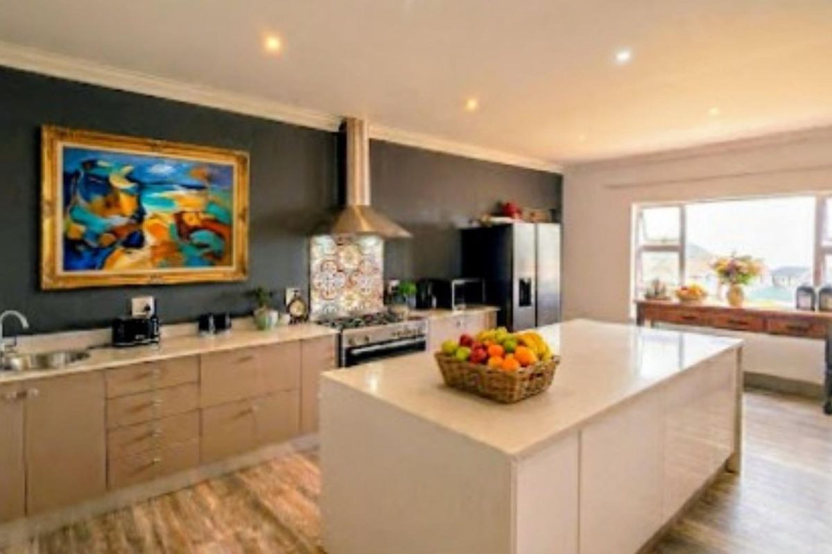 Coastal Farmhouse Elegance - 4 Bedroom House with Flat for Sale in Dana Bay - Photo 3