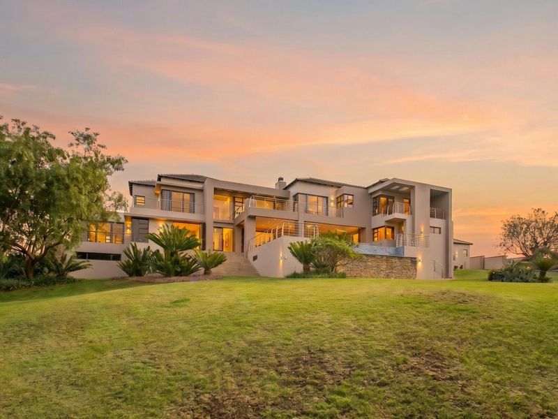 Luxurious Eco-Friendly Estate with Unparalleled Features - Photo 6