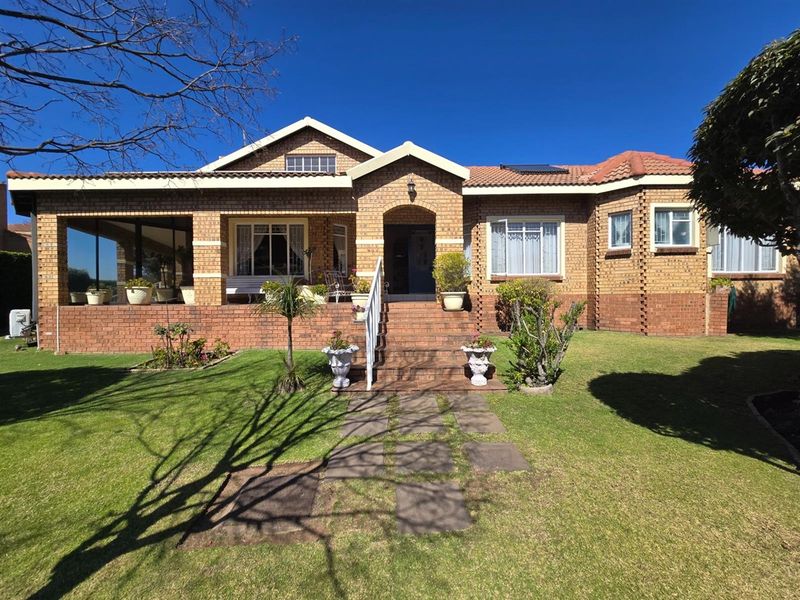 Secure Estate Living Meets Modern Comfort - Your Dream Home Awaits! - Photo 1