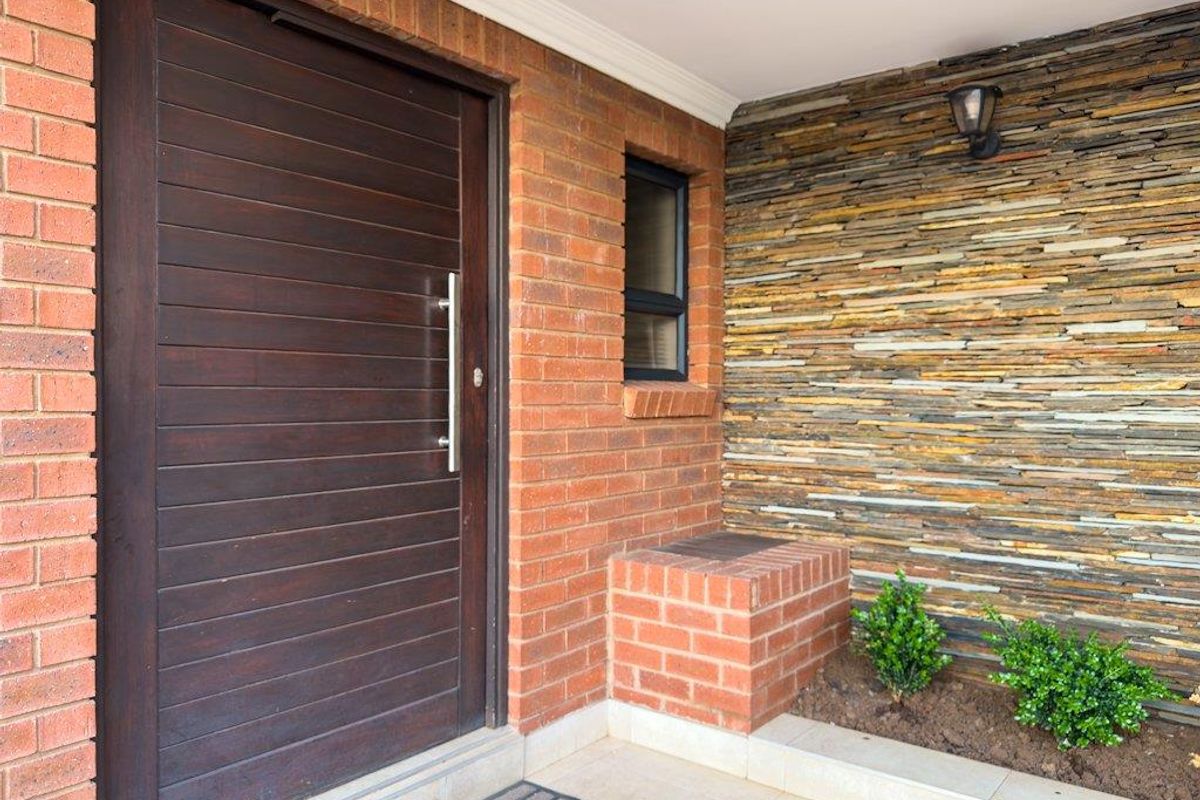 Modern corner stand luxury! - Photo 5