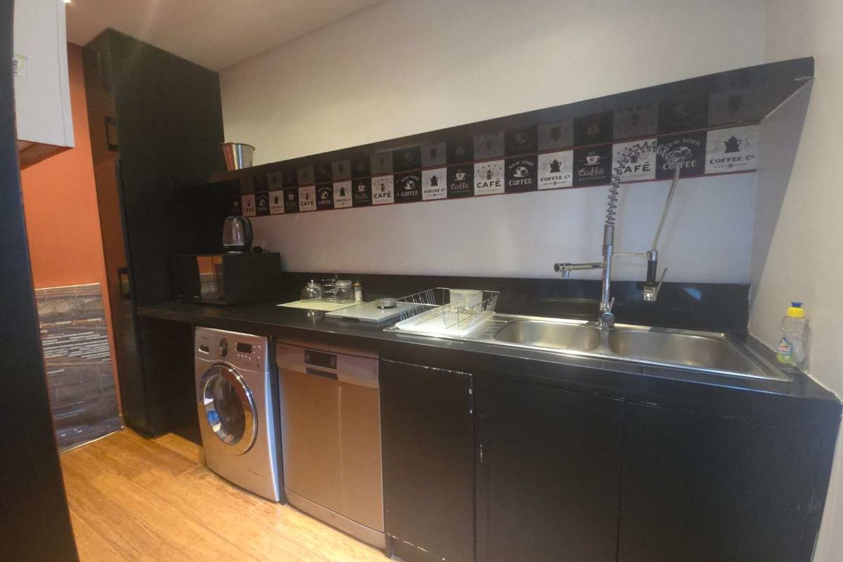 Modern Two-Bedroom Apartment with Stunning Views in Maboneng - Photo 5