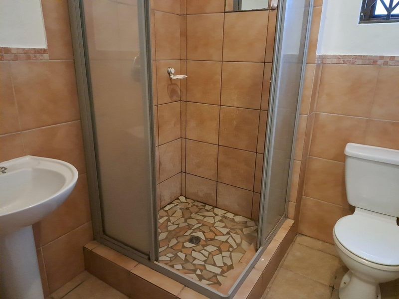 2 Bed 2 Bath Ground Floor at reduced price - Photo 4