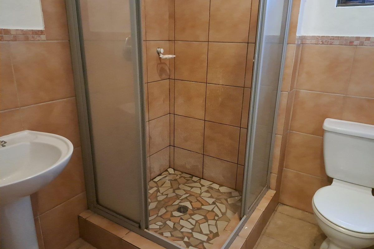 2 Bed 2 Bath Ground Floor at reduced price - Photo 4