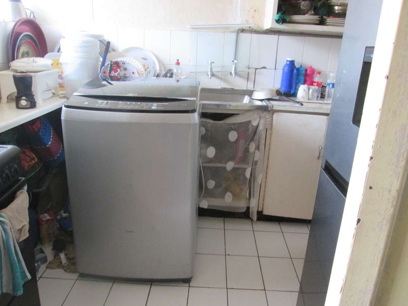 A BEAUTIFUL NEAT AND CLEAN [2.5] TWO AND HALF BEDROOMS APARTMENT FOR SALE IN MUCKLEUK. - Photo 5