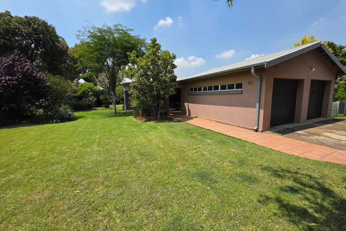 Secure, Spacious Living with Income-Generating Flatlet - Photo 4