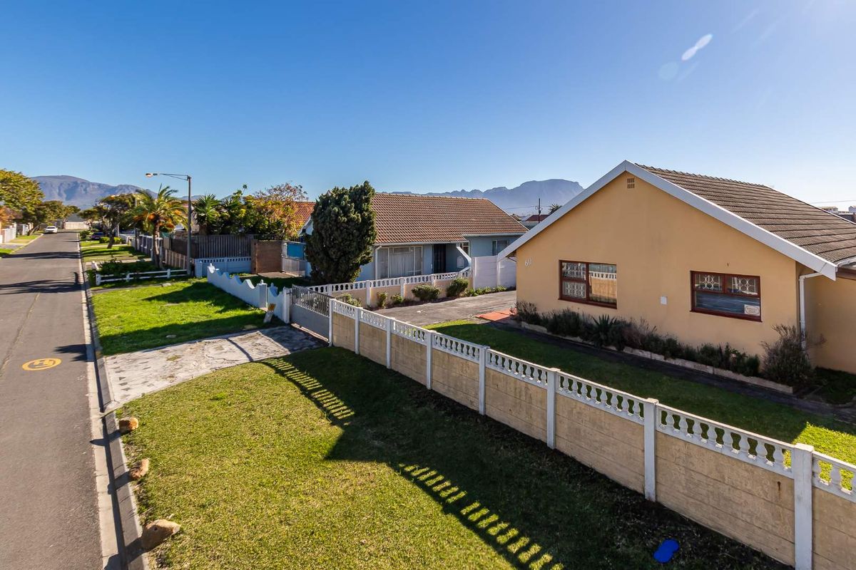 Spacious 3-Bedroom Property with Great Potential in Lotus River - Photo 2