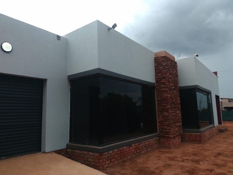 Rustic half-done property for sale. - Photo 3