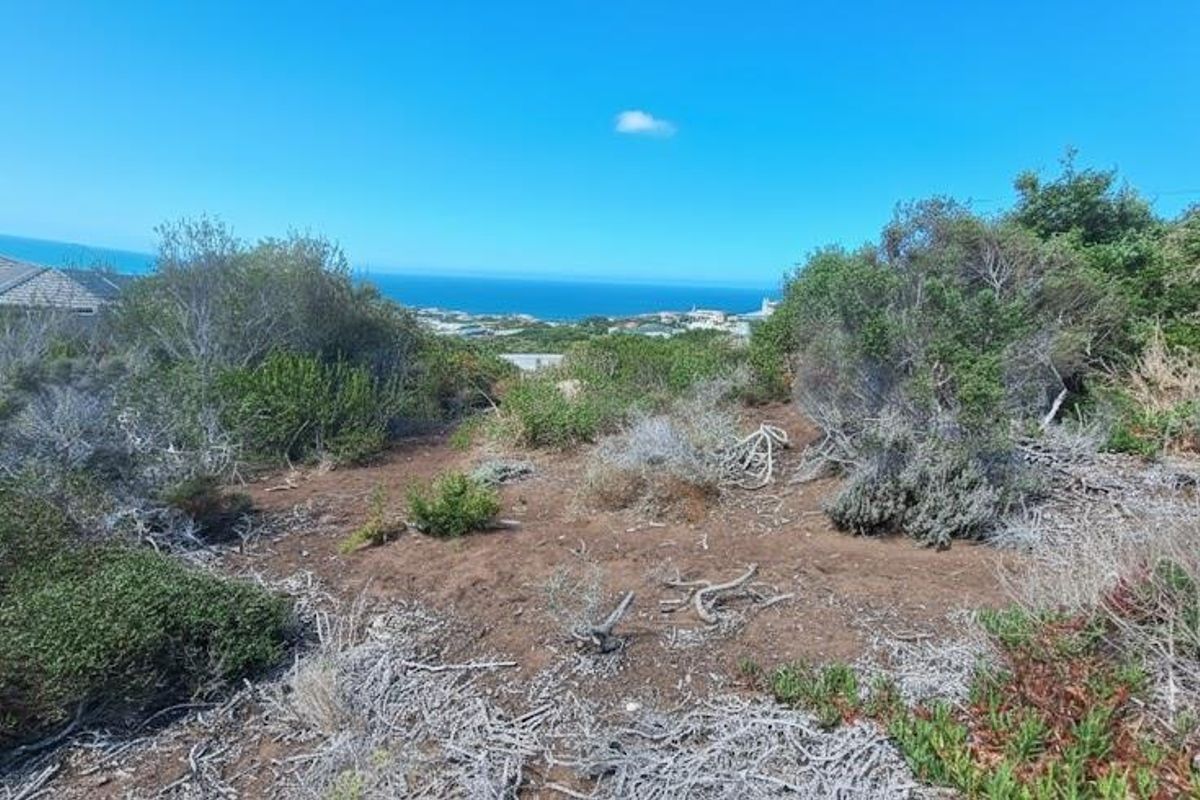 1025m2 Vacant land with Beautiful Ocean View for Sale in Dana Bay - Photo 4
