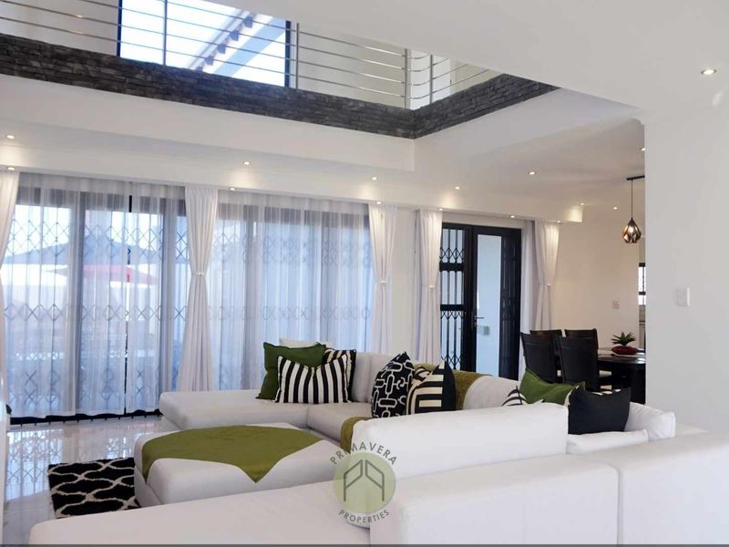 5 Bedroom Double-Storey House For Sale in Mile 4, Ext. 1, Swakopmund - Photo 5