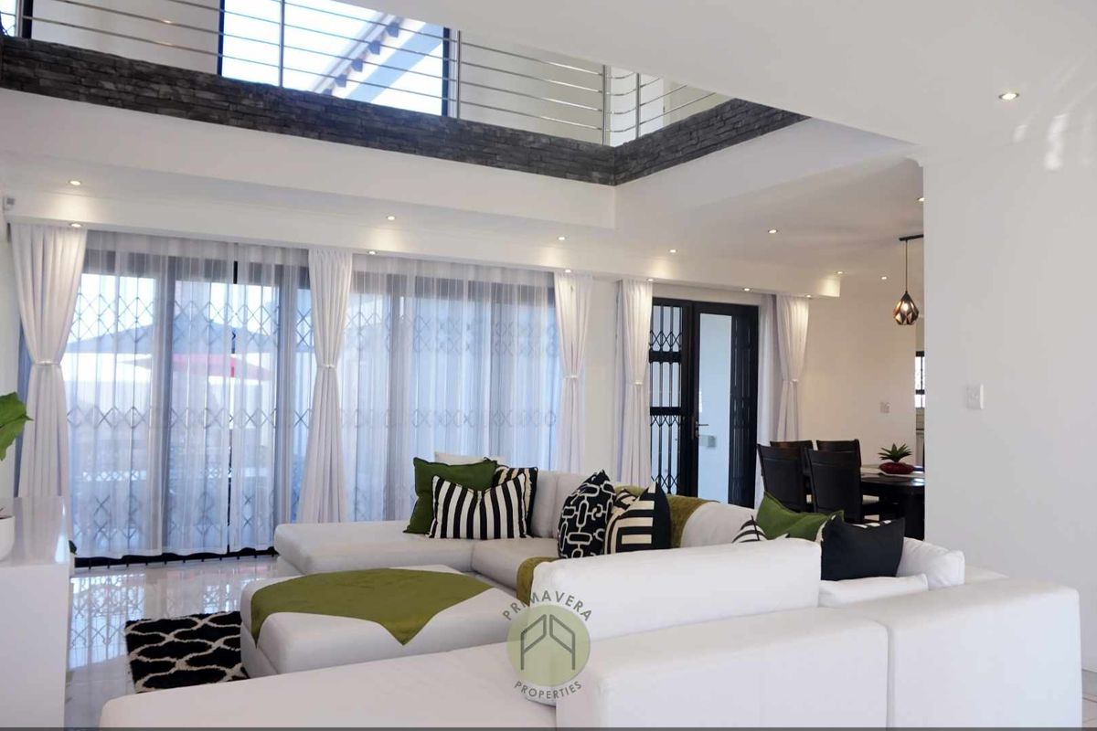 5 Bedroom Double-Storey House For Sale in Mile 4, Ext. 1, Swakopmund - Photo 5